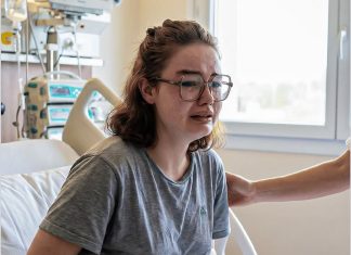 Teenager Lives Alternate Life During Medically Induced Coma, Highlights Psychological Impact