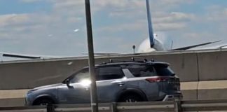 United Airlines Plane Strikes Streetlight and Truck During Newark Landing