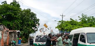 Green Band Maxi Drivers Fight After Reckless Driving Incident on Southern Main Road