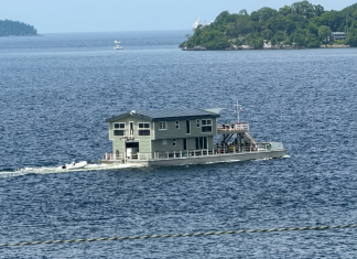Trinidad’s Innovative Houseboat: A Marvel of Solar-Powered Eco-Living