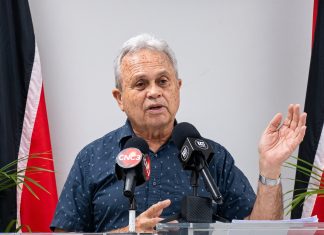 Former finance minister links lower mortgage activity to economic pressures.
