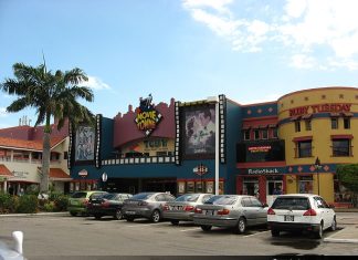 $15,000 vanishes after MovieTowne parking lot break-in