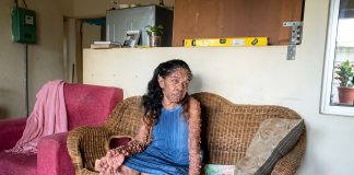 Community Rallies to Support 47-Year-Old Woman Battling Neurofibromatosis