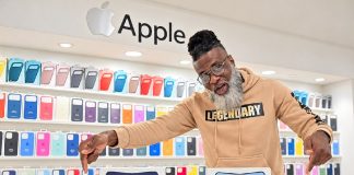 Trinidad retailer lists 2TB iPhone Duo as already sold out.