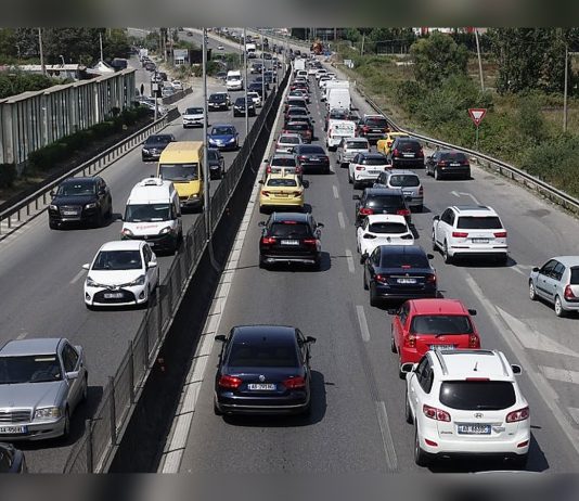 Tirana’s Traffic Jams: Why Albanians Endure Hour-Long Commutes Daily