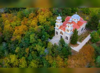 Iljaz Bey Mirahor Mosque: Albania’s Oldest Ottoman Monument Still in Daily Use