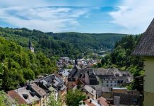 Luxembourg’s Largest Diaspora: Portuguese Communities in Germany and France