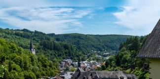 Luxembourg’s Largest Diaspora: Portuguese Communities in Germany and France