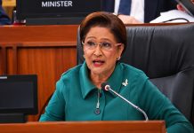 Prime Minister challenges former leaders supporting Cuba embargo removal.