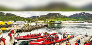Iceland Rescue Crew Safely Tows Stranded 475-Tonne Fishing Boat to Dalvík